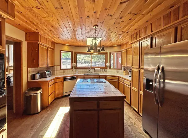 2307 Owens Way, Hornbrook, CA 96044