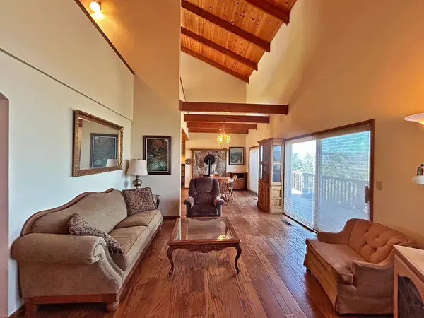2307 Owens Way, Hornbrook, CA 96044