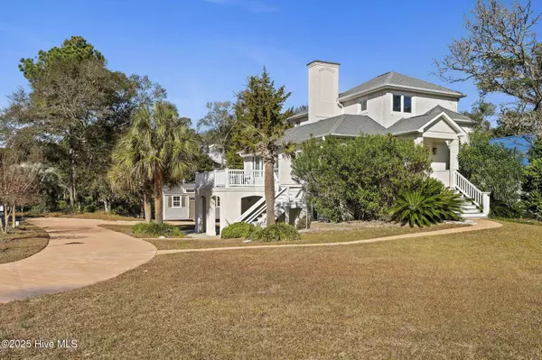 7316 Archers Creek DR, Emerald Isle, NC 28594