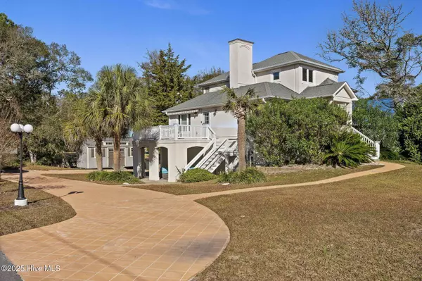 7316 Archers Creek DR, Emerald Isle, NC 28594