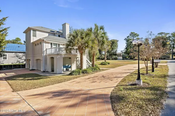 7316 Archers Creek DR, Emerald Isle, NC 28594
