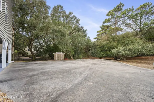 106 Wyndward CT, Emerald Isle, NC 28594