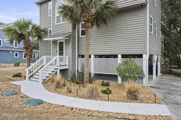 106 Wyndward CT, Emerald Isle, NC 28594