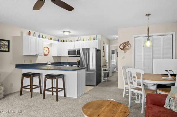 9201 Coast Guard RD #F202, Emerald Isle, NC 28594