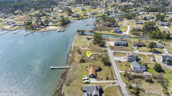 608 Bronna RD, Beaufort, NC 28516