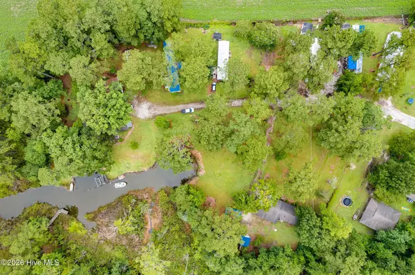 130 Holiday LN, Oriental, NC 28571