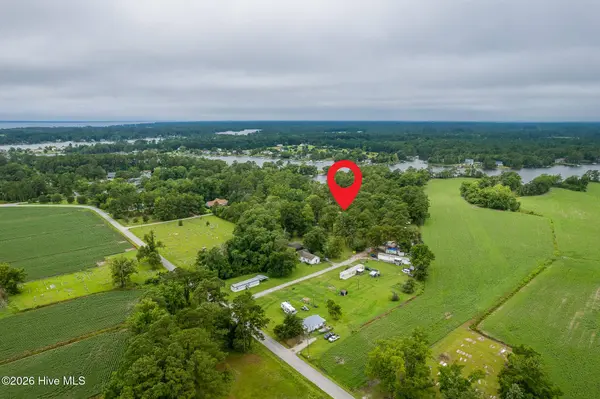 130 Holiday LN, Oriental, NC 28571
