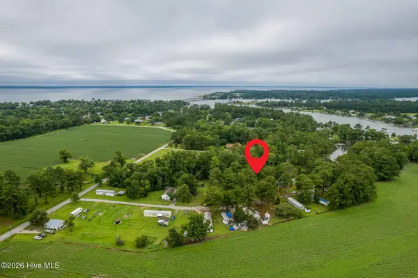 130 Holiday LN, Oriental, NC 28571