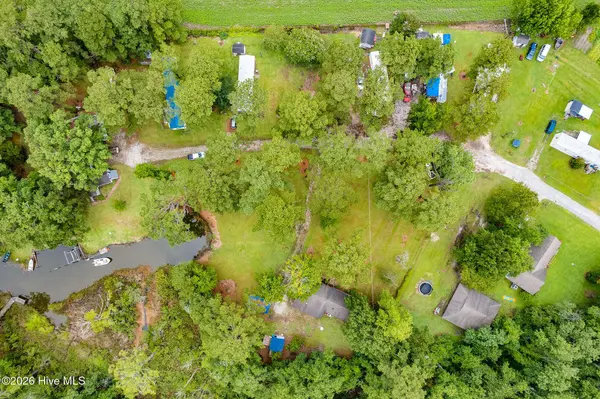 130 Holiday LN, Oriental, NC 28571