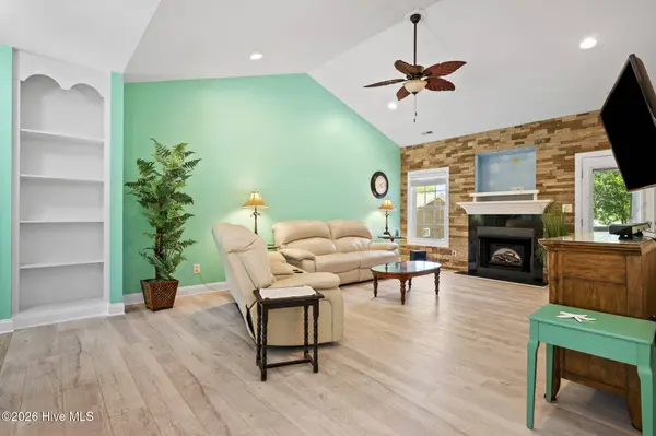 215 Star Hill DR, Cape Carteret, NC 28584