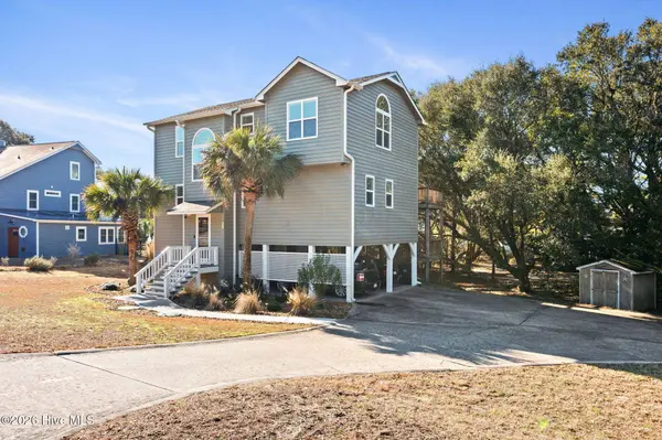 106 Wyndward CT, Emerald Isle, NC 28594