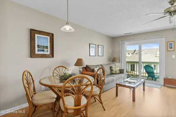 9201 Coast Guard RD #H206, Emerald Isle, NC 28594