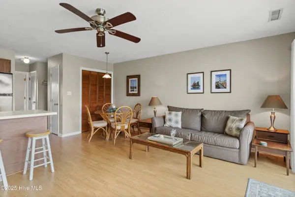 9201 Coast Guard RD #H206, Emerald Isle, NC 28594