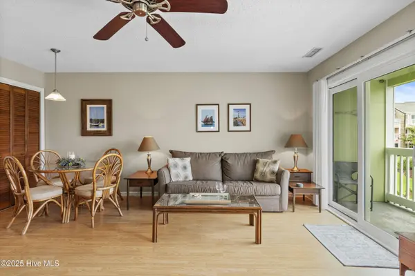 9201 Coast Guard RD #H206, Emerald Isle, NC 28594