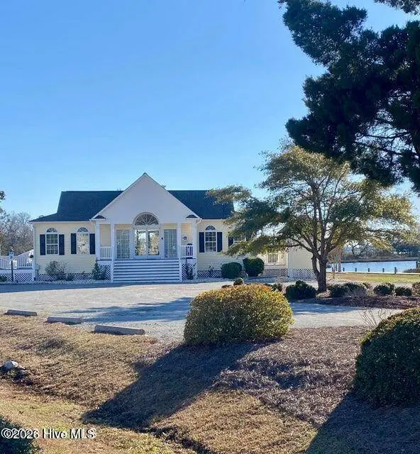 120 Lowery LN, Swansboro, NC 28584