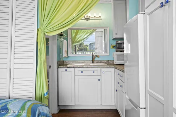 1918 W Fort Macon RD #241, Atlantic Beach, NC 28512