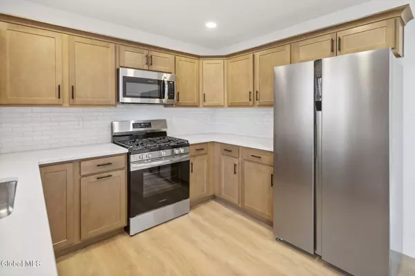 1049 Laura Street, Rotterdam, NY 12306