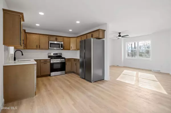 1049 Laura Street, Rotterdam, NY 12306