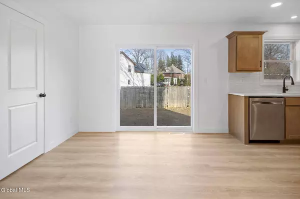 1049 Laura Street, Rotterdam, NY 12306