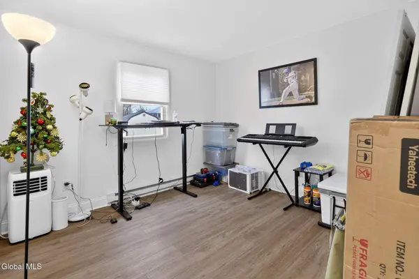 10 Pheasant Run, Waterford, NY 12188