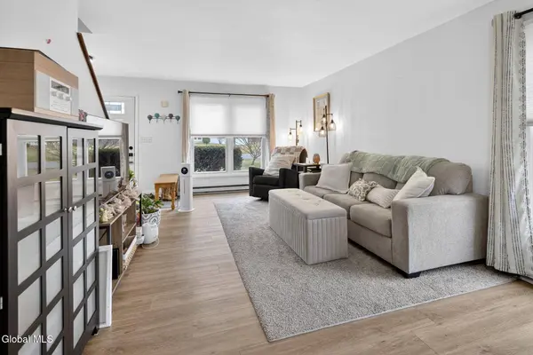 10 Pheasant Run, Waterford, NY 12188