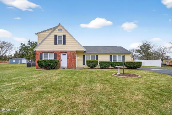 10 Pheasant Run, Waterford, NY 12188