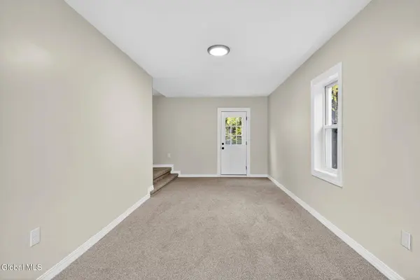 18 Anthony Lane, Colonie, NY 12205