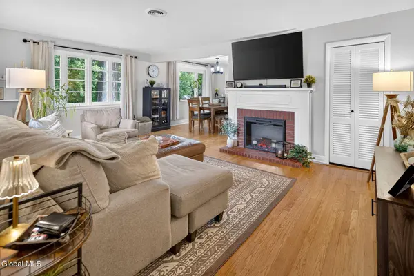 1934 Clifton Park Road, Niskayuna, NY 12309