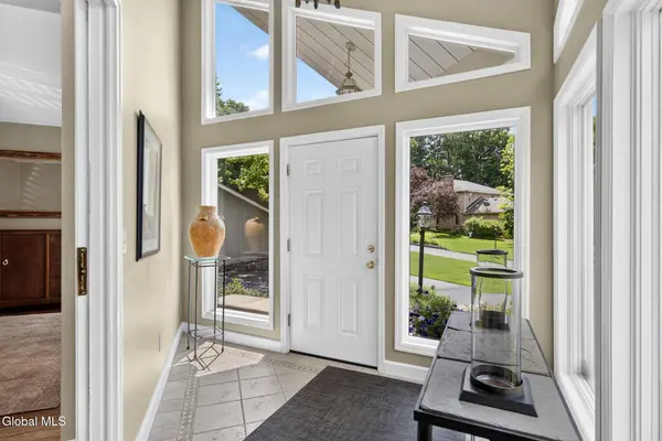 22 Olive Tree Lane, Albany, NY 12208