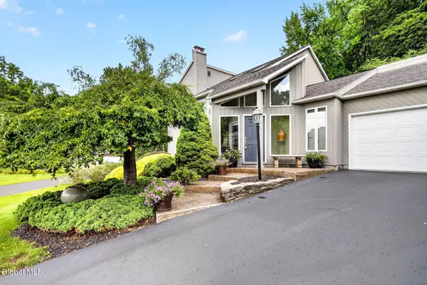 22 Olive Tree Lane, Albany, NY 12208