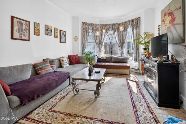 175 6th Avenue, Troy, NY 12180