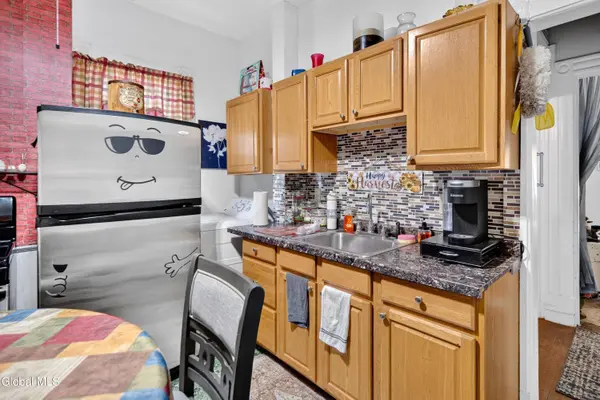 175 6th Avenue, Troy, NY 12180