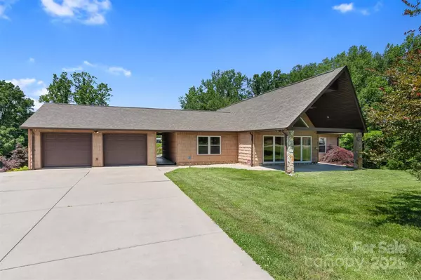 4962 Serenity LN, Granite Falls, NC 28630