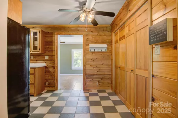 4962 Serenity LN, Granite Falls, NC 28630