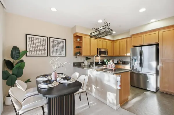 2070 Almaden RD, San Jose, CA 95125