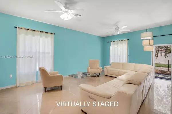 261 NE 41st St, Oakland Park, FL 33334