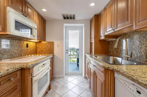 2701 N Ocean Blvd #14B, Fort Lauderdale, FL 33308