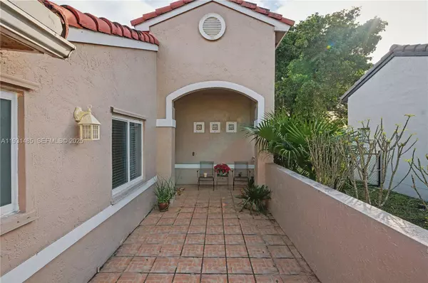 18736 NW 1st St, Pembroke Pines, FL 33029