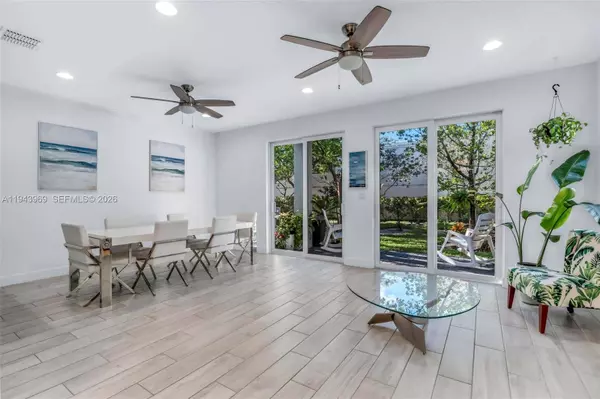 4923 NW 48th Ter, Tamarac, FL 33319