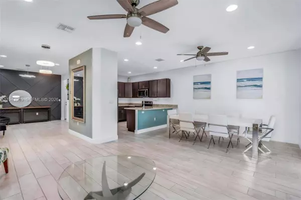 4923 NW 48th Ter, Tamarac, FL 33319