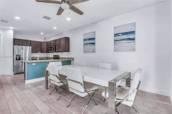 4923 NW 48th Ter, Tamarac, FL 33319