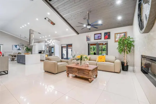 6252 NW 65th Ter, Parkland, FL 33067