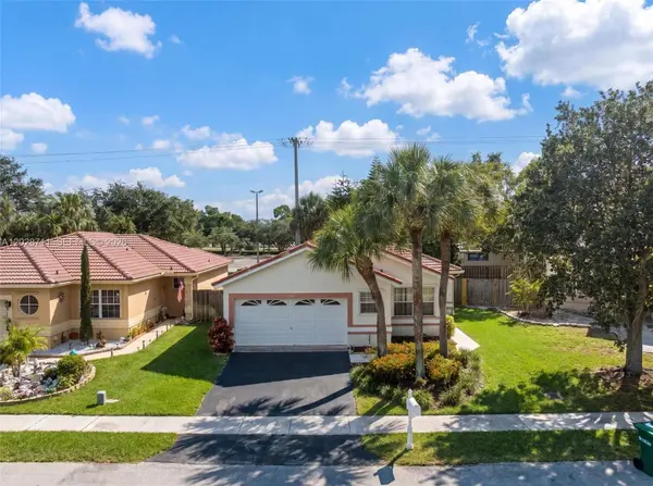 7950 NW 24th St, Margate, FL 33063