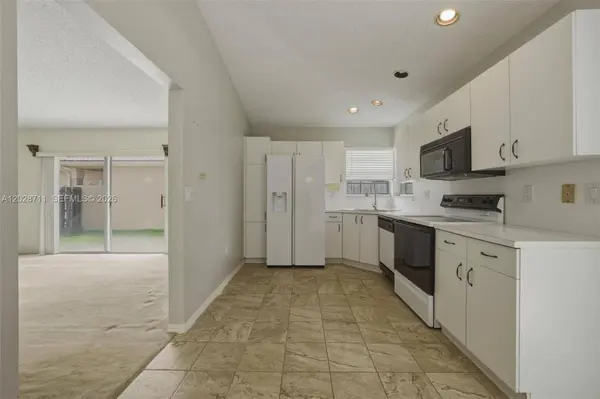 7950 NW 24th St, Margate, FL 33063