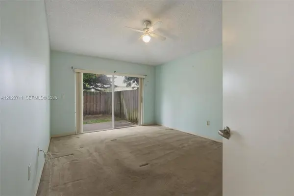 7950 NW 24th St, Margate, FL 33063