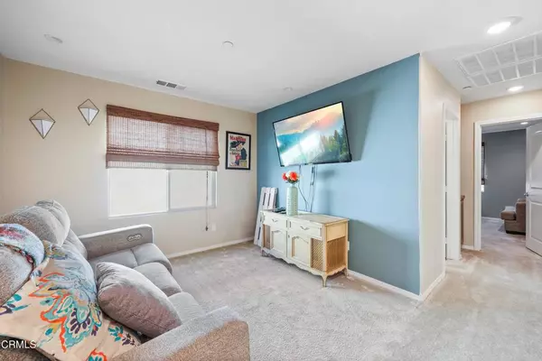 670 W Woodcrest ST, Rialto, CA 92376