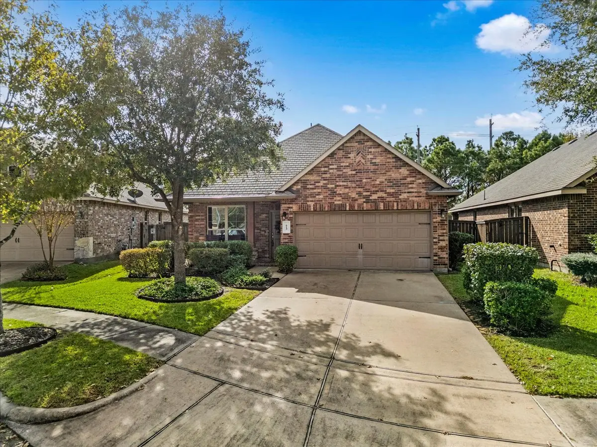 614 Pedernales St, Webster, TX 77598-1400