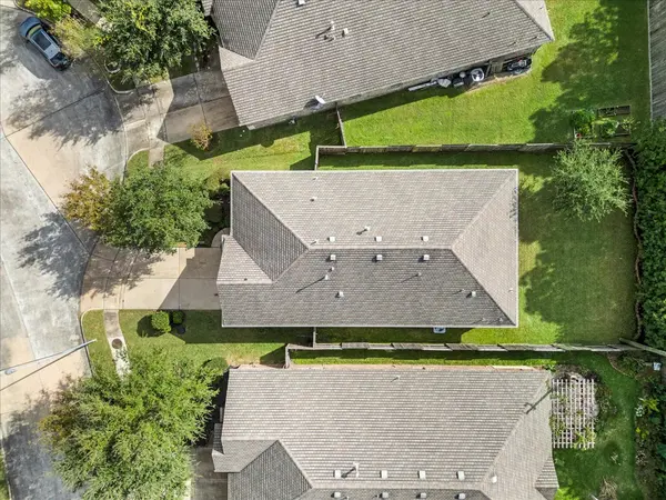 614 Pedernales St, Webster, TX 77598-1400