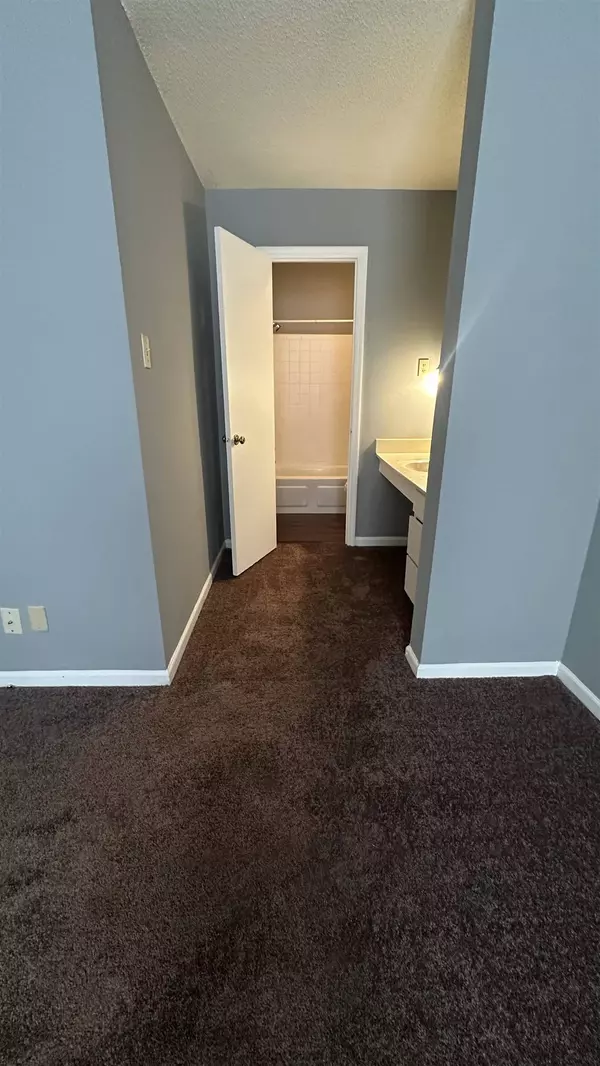 3811 S MENDENHALL RD #3811, Memphis, TN 38115