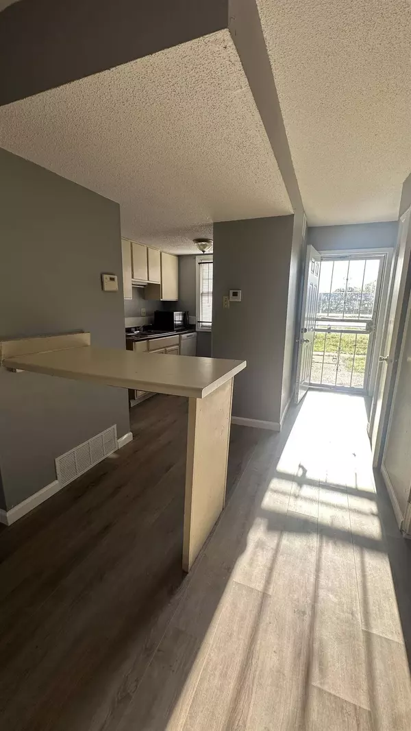 3811 S MENDENHALL RD #3811, Memphis, TN 38115